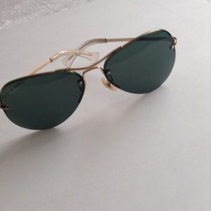 RAYBAN AVIATOR CLASSICS.